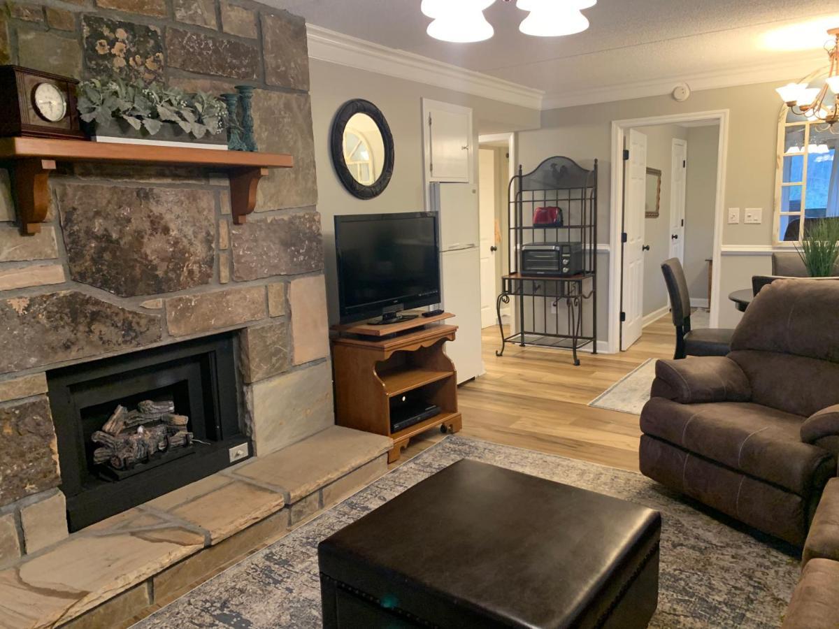 Olde Gatlinburg Rentals Room photo